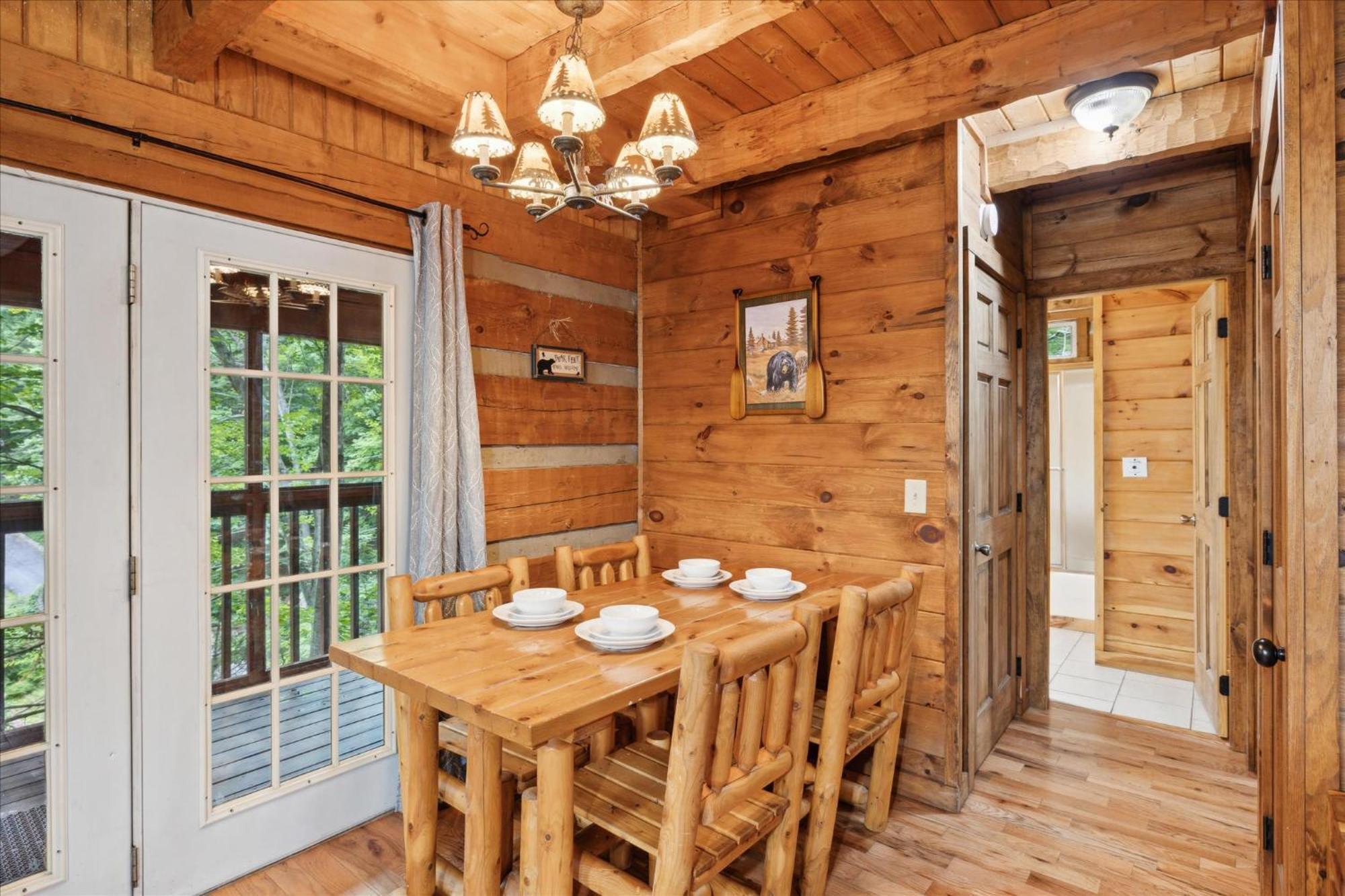 A Charming Cabin, Pool, Firepit, Hot Tub-Jacuzzi Gatlinburg Exterior photo